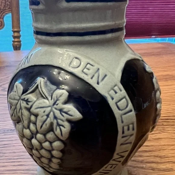 Trink Aus Stein Wine Pitcher Den Edlen Wein German Pottery 1 liter Gray Blue - Picture 2 of 9